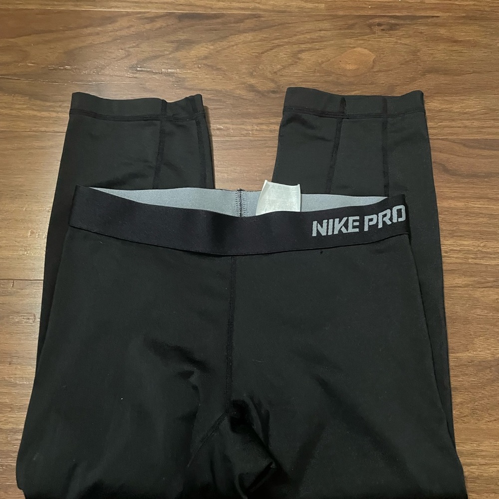 nike pro leggings capri style